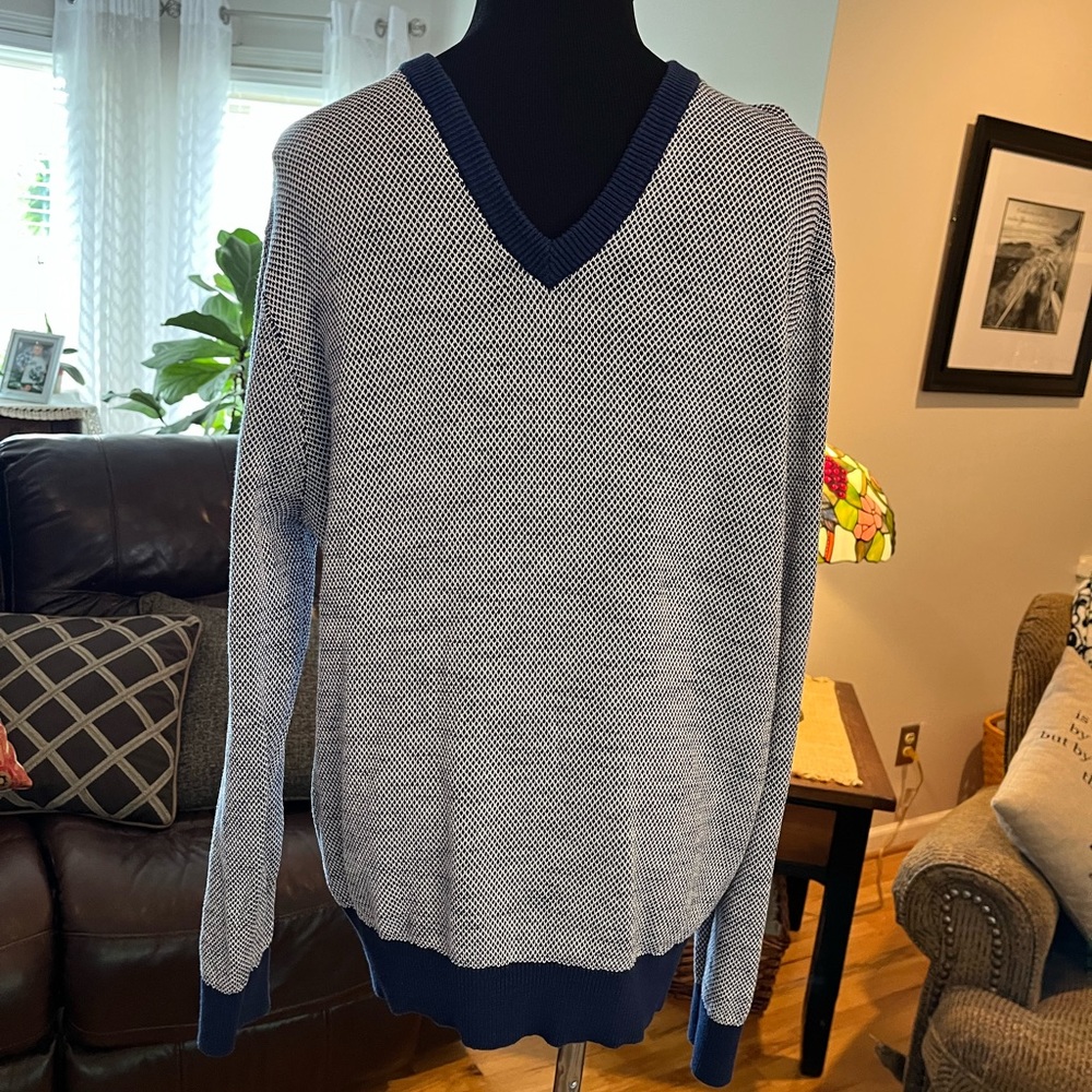 Men’s cotton Brooks Brothers v-neck pullover sweater